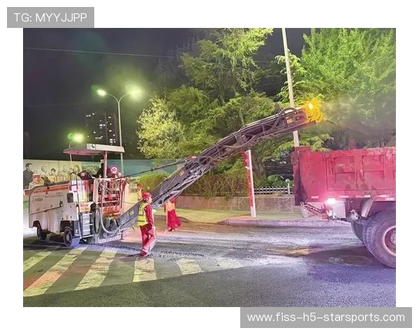 世界马拉松城市赛加强赛道夜间照明与安全监控，马拉松专用赛道